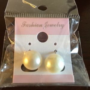 Fashion Jewelry Pearl Studs NEW in Package
